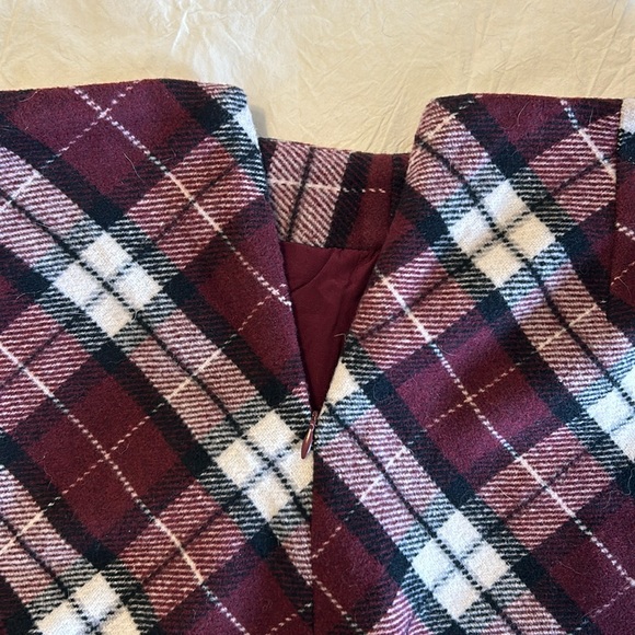 Forever 21 burgundy plaid skirt size M - Picture 3 of 3